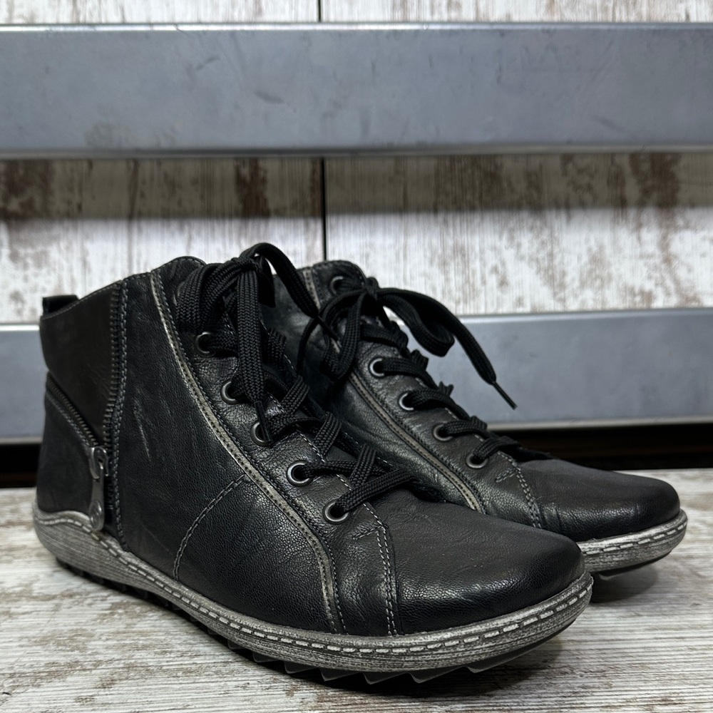 REMONTE R1480 black leather Booties Women’s Sz 40